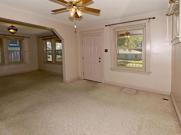 4th image of 4363 Miami St