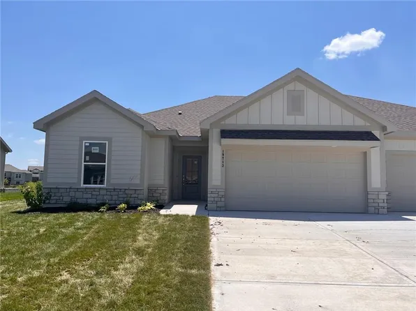 19713 W 196th St, Spring Hill, KS 66083