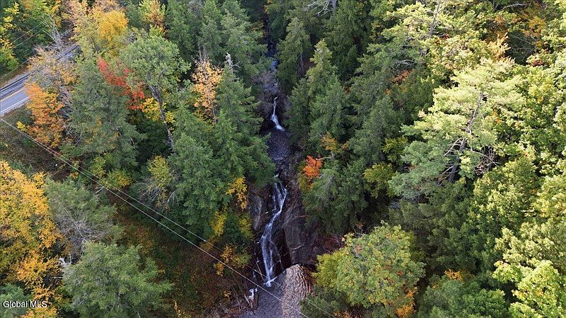 3rd image of 65 Dippikill Road