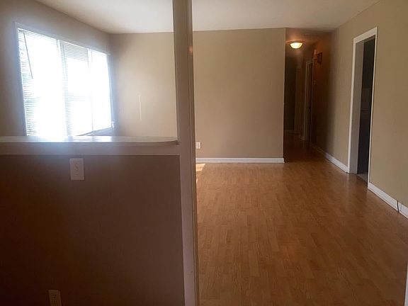 4th image of 700 Crestwood Dr