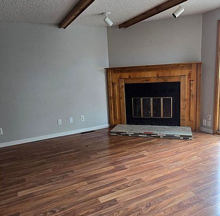 2nd image of 431 Dahlia St