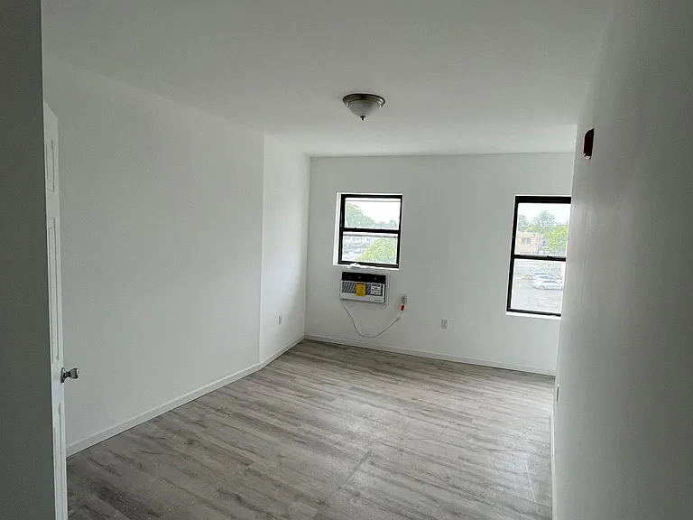 677 Fairfield Ave #201 — Photo 3