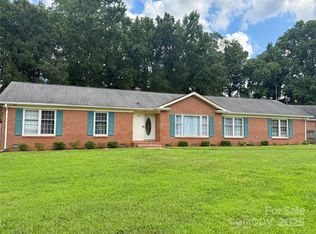 7632 Rolling Hill Rd, Charlotte, NC 28227