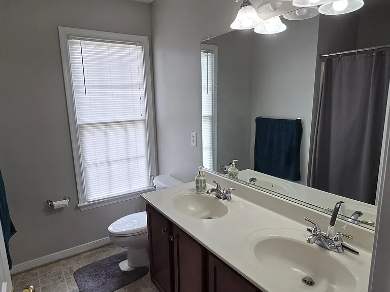 4804 Coachmans Landing Ct — Photo 35