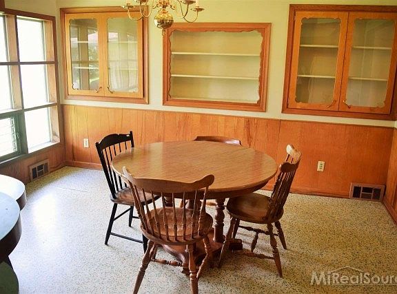 5th image of 53651 Sophia St