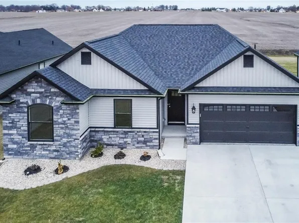 910 Brianna Ct, Jerseyville, IL 62052