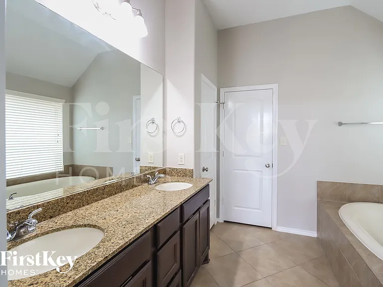26122 Serenity Oaks Dr — Photo 12