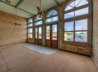 111 East St, Hutto, TX 78634