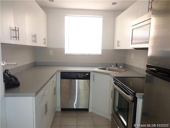3rd image of 1975 NE 135th St APT 2O