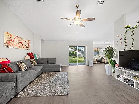 5th image of 23 Ryecrest Ln