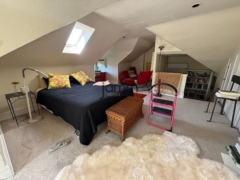 2425 Demington Dr — Photo 12