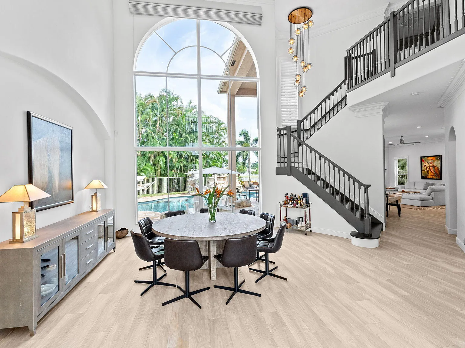 6 bed, 4.5 bath, 4146 sqft, $20,000 — Photo 4