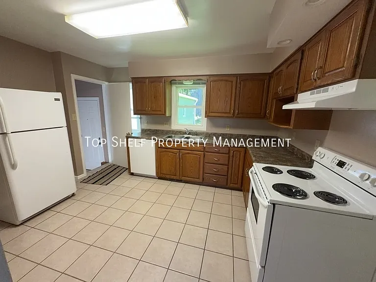 2752 Holcomb Ave — Photo 3