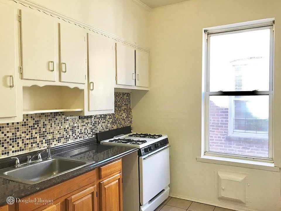 2nd image of 324 E 94th St APT 2R