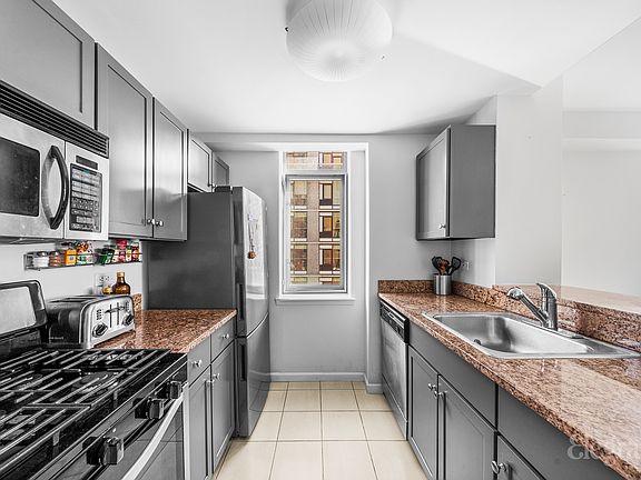 5th image of 520 W 23rd St APT 6G