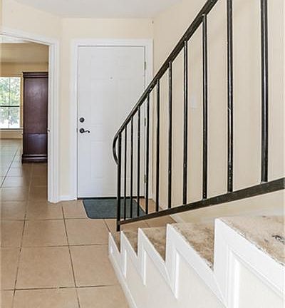 Entryway...tile throughout 1st floor