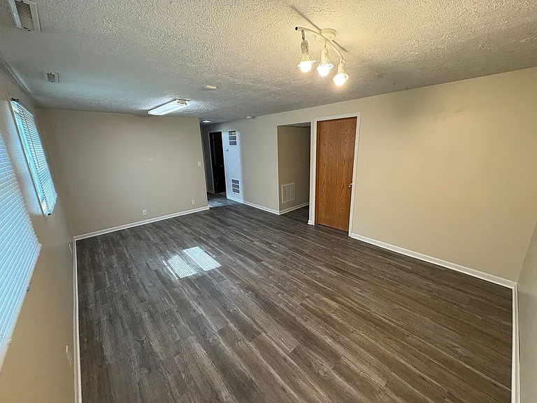 1804 Hartley St — Photo 18