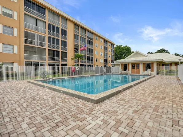 304 Golfview Road #304, North Palm Beach, FL 33408