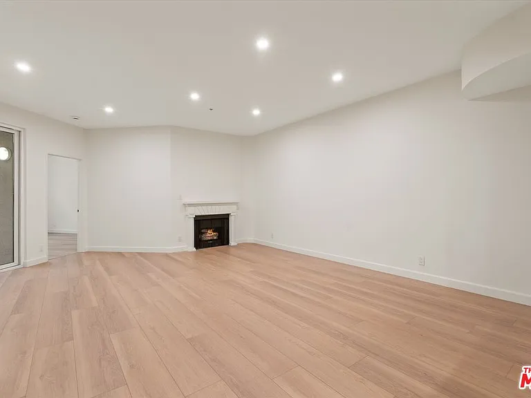 620 S Gramercy Pl #122 — Photo 4