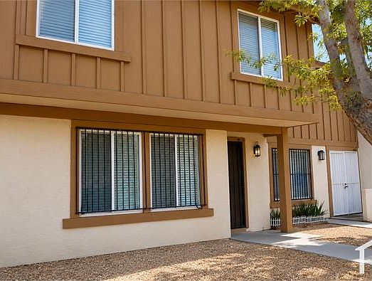 2nd image of 4015 Edgeford Pl