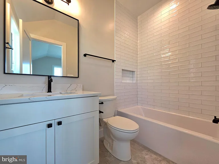 41 E Reed Ave — Photo 22