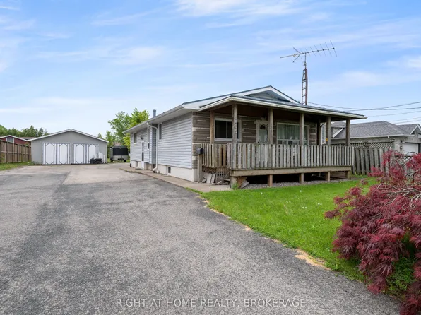 133 Quaker Rd, Welland, ON L3C 3G3