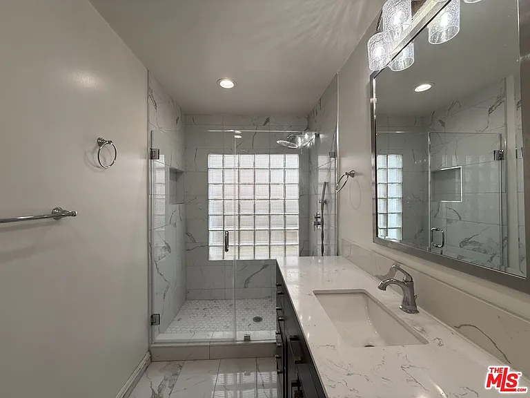 830 S Norton Ave — Photo 9