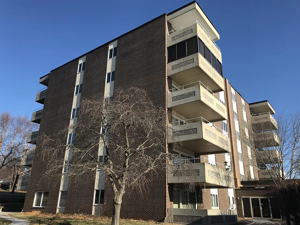 1500 Lincoln Tower Cir #304