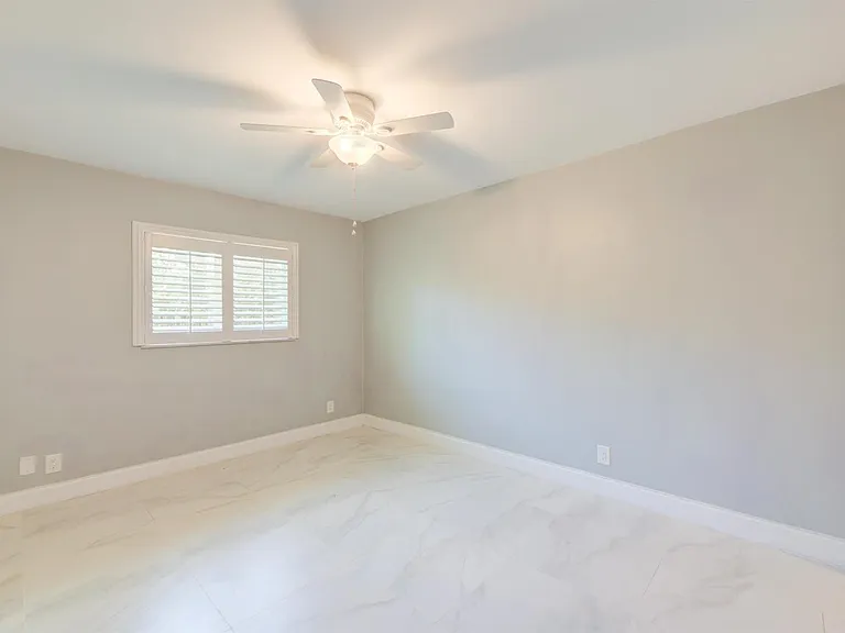 2603 NE 35th St — Photo 22