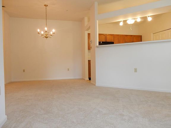 4th image of 8204 Blue Heron Dr APT 1D