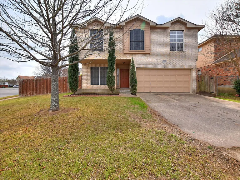 2205 Southeastern Trl — Photo 1