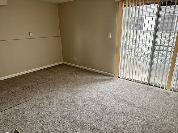 5th image of 301 N Edgelawn Dr