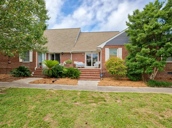 802 Marina Court, Sneads Ferry, NC 28460