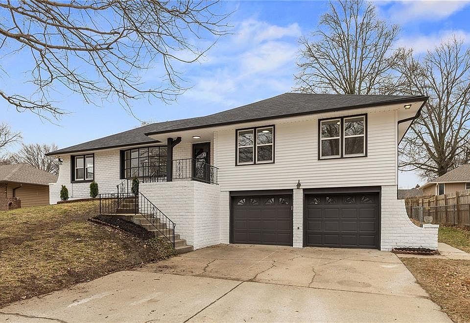 2431 N 73rd Pl, Kansas City, KS 66109 | Zillow