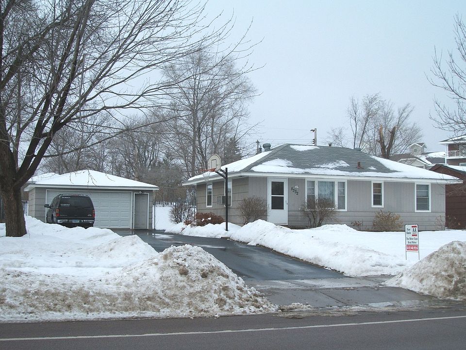 Oversided 2 car garage and extra large driveway