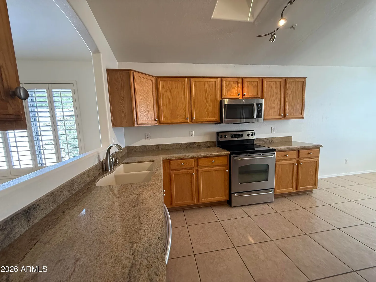 3 bed, 1451 sqft, $3,400 — Photo 3