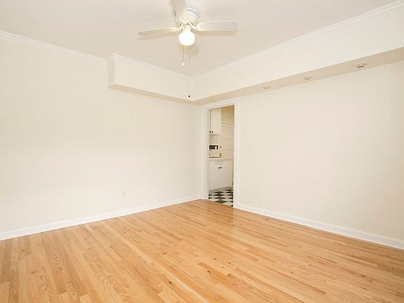 5th image of 502 Bellevue Ave E APT B2