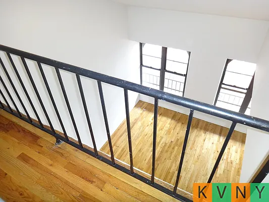 Rented by KVNY Soho | media 23