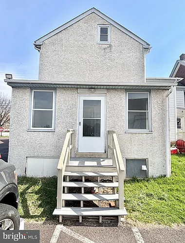 381 W Ridge Pike Photo 1