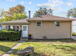 210 N Grant St, Westmont, IL 60559