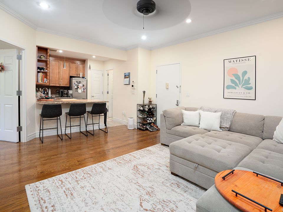 1st image of 230 E 97th St APT 3A