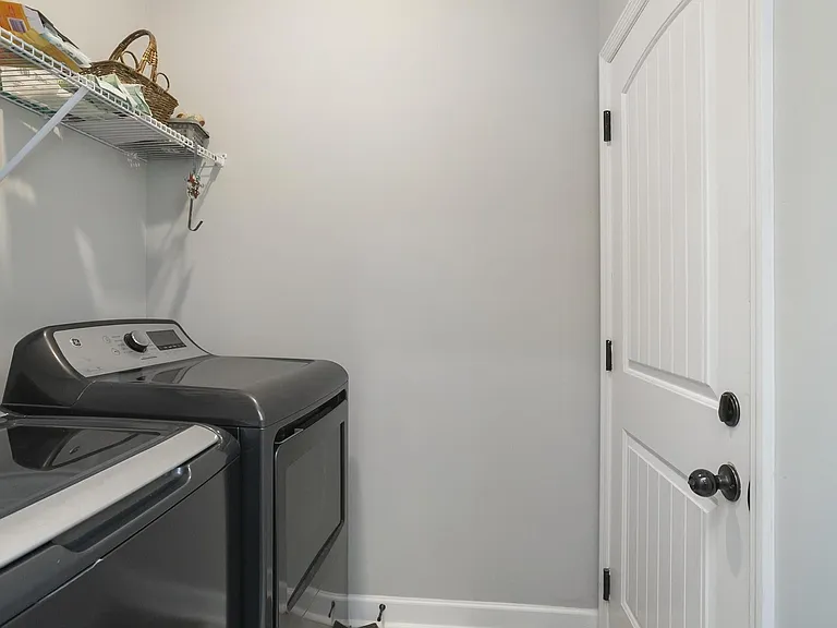 1003 Villa Cir — Photo 10