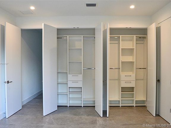 4th image of 3069 Gifford Ln