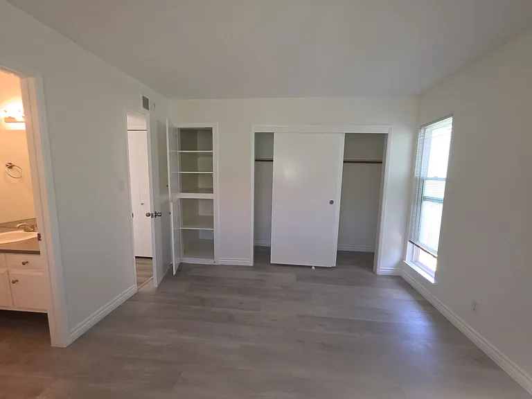 957 Oyster St — Photo 17