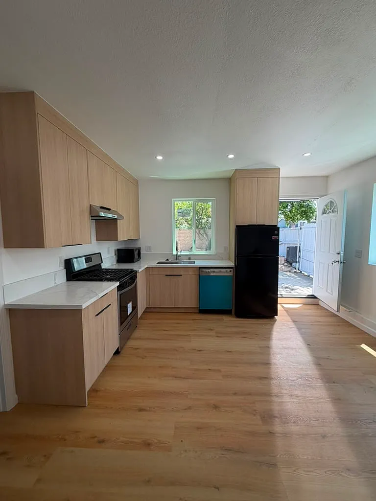 2 bed, 560 sqft, $2,780 — Photo 1