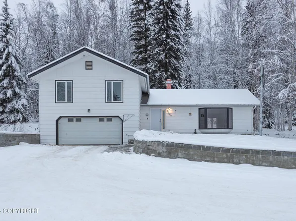 1382 Shuros Dr, Fairbanks, AK 99709
