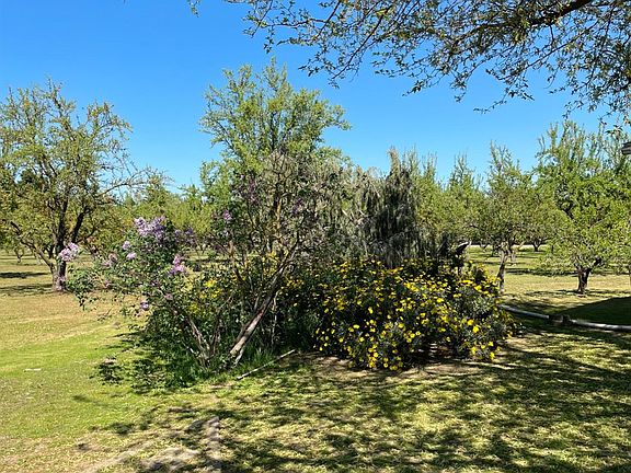 3rd image of 17576 E State Highway 120