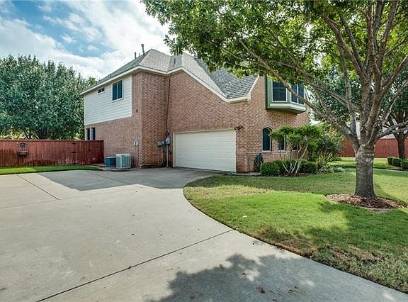 3rd image of 1408 Park Pl