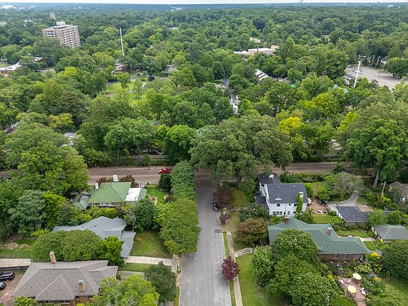 3rd image of 1830 Forest Ave