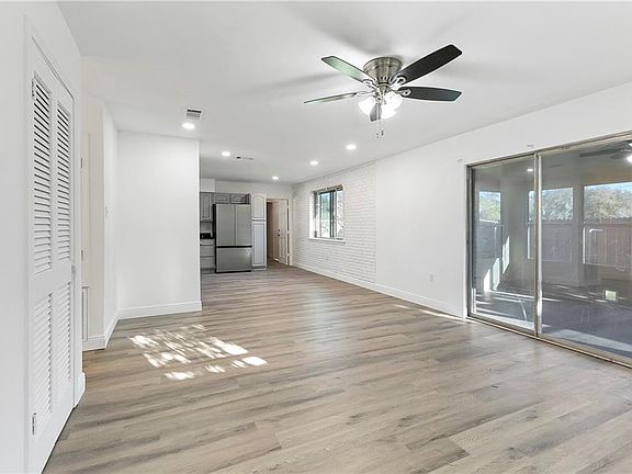 5th image of 5121 Eighty Arpent Rd